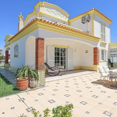 Villa Rosa - Gale - By Bedzy